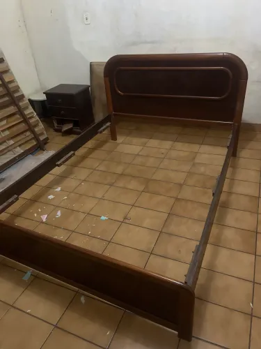 Cama de madeira