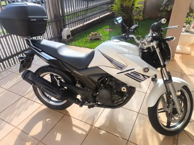 amaha Fazer 250 BlueFlex - Álcool/Gasolina, ano 2013 / modelo 2014. ? 111.662 km