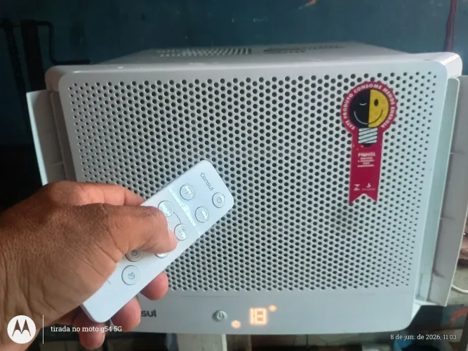 Ar condicionado de 10 mil BTUs 110v acompanha o controle barato pra vender hj