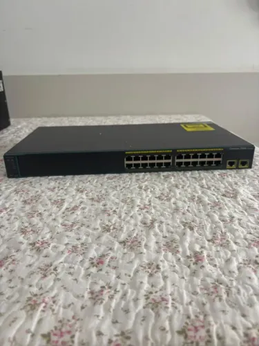Switch Cisco Catalyst WS-C2960-24TT-L