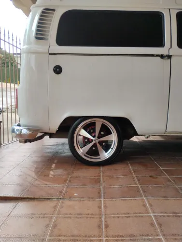 Jogo de rodas escarabajo semi novo aro 17 pneus semi novos