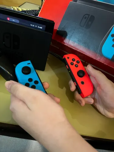 Nintendo Switch 1 v2