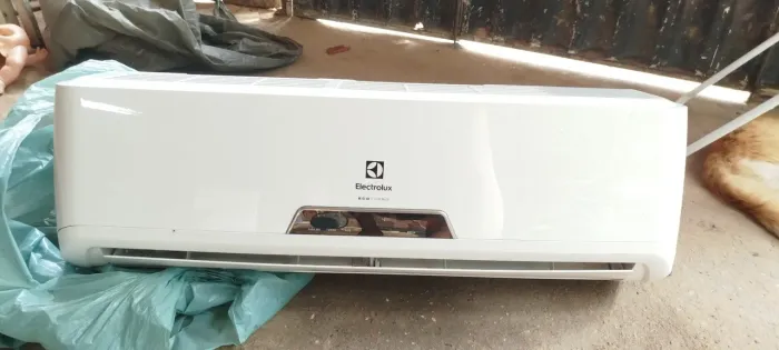 Vendo 2 ar-condicionado