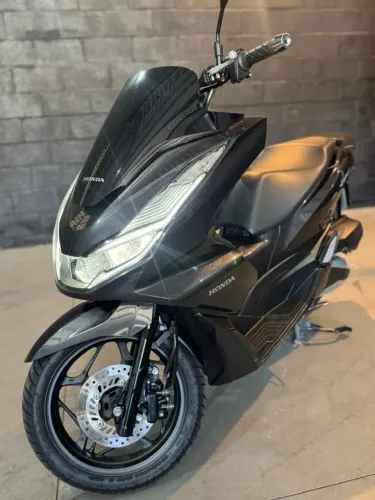 PCX 160 - 2024 - 22.000 Km - Sem Detalhes - Shock Veículos