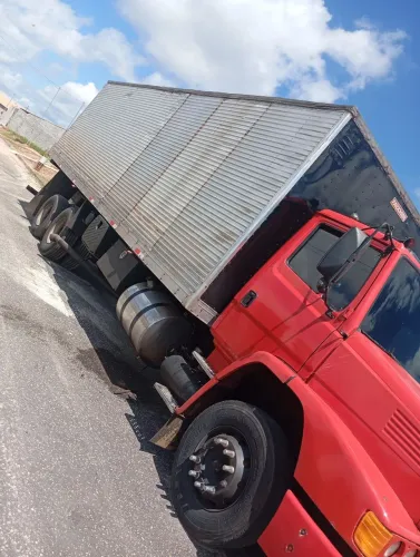 1418 com motor 1620 bomba