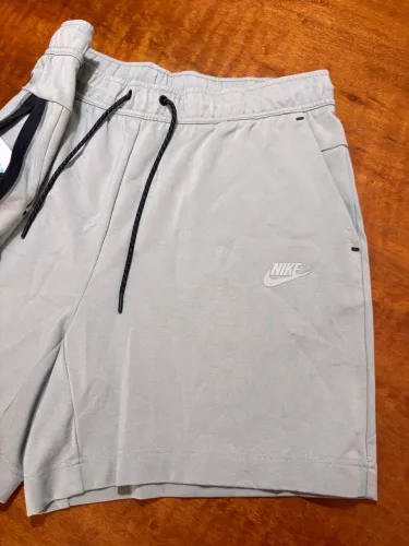 Short Nike Tech Fleece 