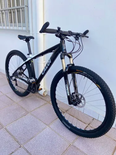 Bicicleta Caloi Elite 20 aro 29 | SRAM XS | Freios hidráulicos