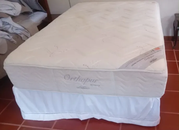 Vendo cama de casal