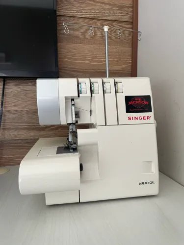 Máquina Overlock Singer Diferencial 4 Fios - Excelente Estado