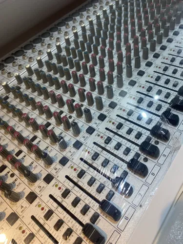 Mesa Behringer SL 3242FX Pro