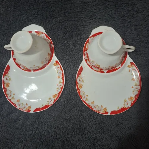 Jogo de xícaras em porcelana