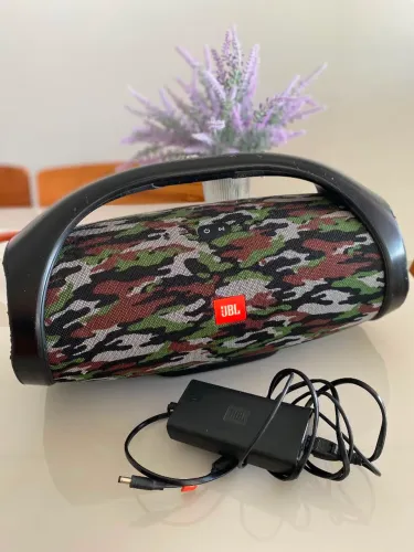 Caixa de som JBL boombox