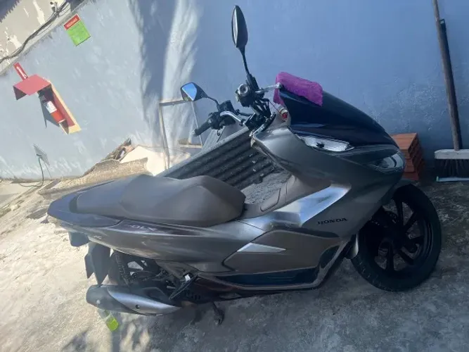 Pcx dlx conservada