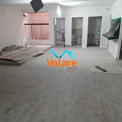 Locação de Salão Comercial no Centro de Osasco-SP: 1 Banheiro, 3 Vagas de Garagem e 240m²
