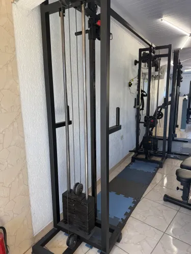 Crossover aparelho academia musculação