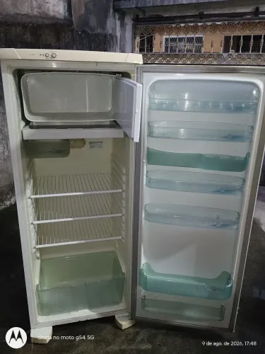 Geladeira Electrolux Revisada Motor NOVO e Original - R$ 800 (Aceito Troca)