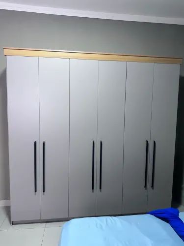 Guarda roupa 6 portas