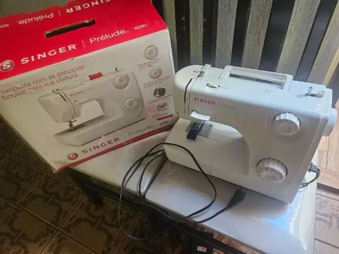 máquina de costura singer prélude 8280 na caixa quase sem uso 