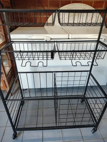 Aramado para organização com rodinhas 
