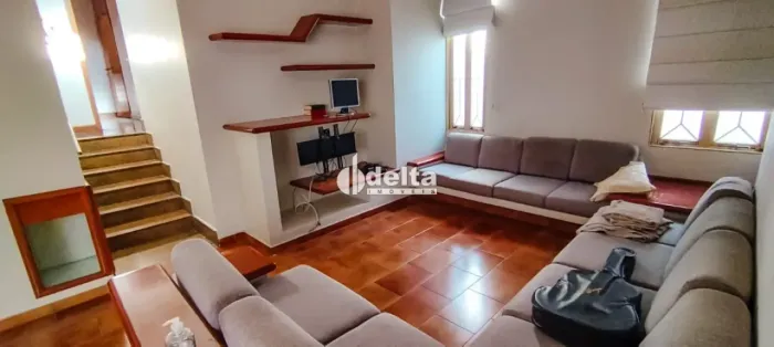 Casa residencial com 3 quartos sendo 2 suítes, disponível para locação e venda no bairro S