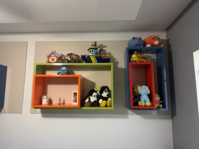 Painel decorativo com nichos em laca