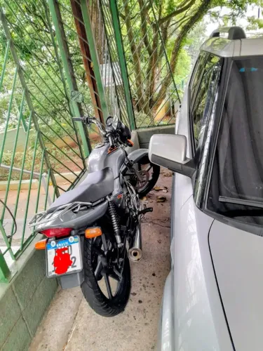 CG TITAN 125 CROMADA RARIDADE