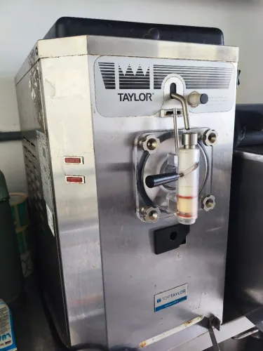 Vendo máquina de sorvete Taylor MOD. 430-27