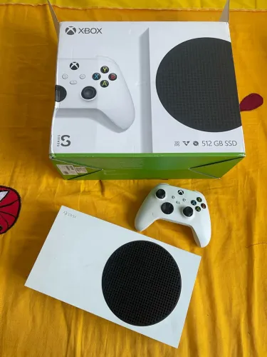 XBOX SERIES S 512GB IMPECÁVEL!!
