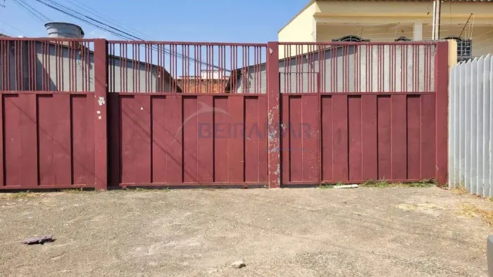 Oportunidade de Investimento  Lote á Venda com 12 Kitnets Alugadas na QSE 19, Taguatinga S