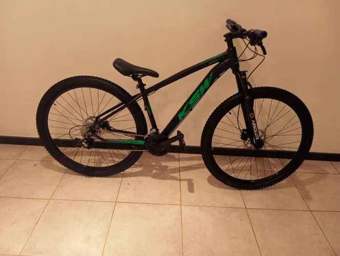 Bicicleta aro 29 semi nova!!!!
