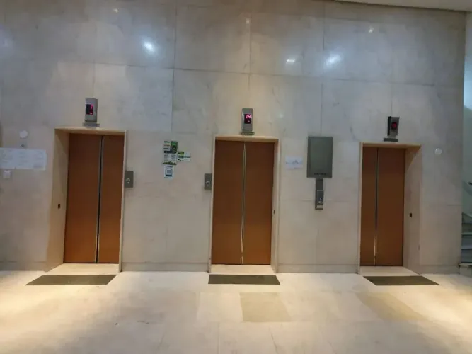 Sala Comercial Moderna na República - São Paulo