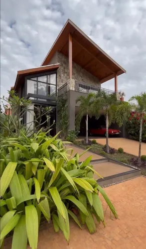 Casa de condomínio