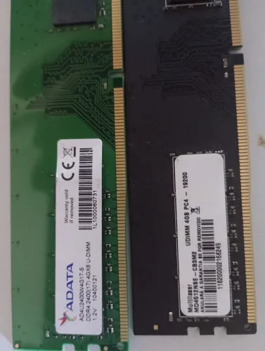 02 memórias 4GB DDR4 boa pa a uso.