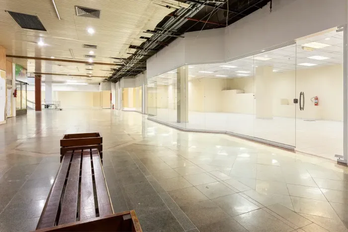 Shopping para aluguel e venda com 654 metros quadrados em Morro do Carmo - Angra dos Reis