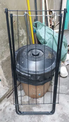 Secador de roupas tipo varal.