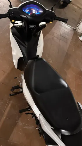 Vendo moto avelloz 50cc com apenas 285 km