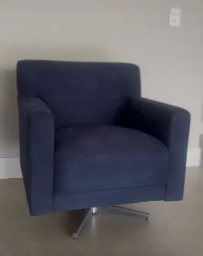 Poltrona Giratória Azul Marinho- Conforto e Elegância