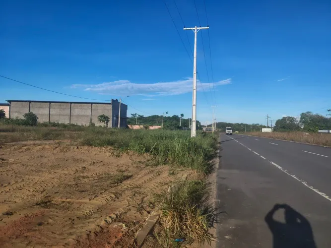 Galpão/Depósito com terreno grande(40x50) km 13 em Iranduba, beira pista AM 070 próx posto