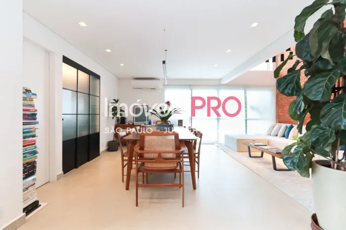 Loft duplex com 2 dormitórios e 2 vagas.