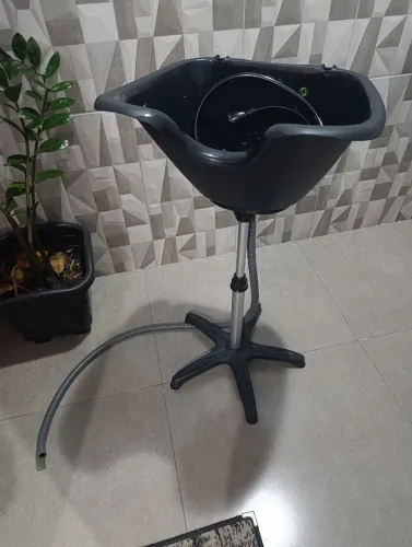 Lavatório portátil semi novo