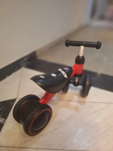Bicicleta de equilíbrio Buba seminova