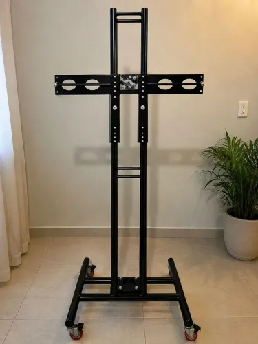 Suporte para TV pedestal com rodinhas