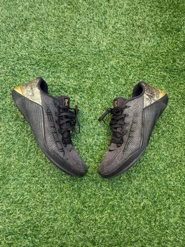 Nike metcon 6 black gold