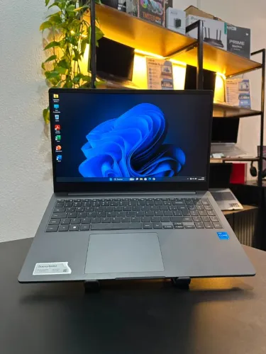 Notebook Samsung Galaxy Book 2 - Core i5 de 12th + SSD M2 256GB + 8GB DDR4 + Tela FullHD