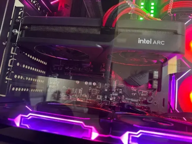 Placa de vídeo Intel Arc B580 12GB ! ACEITA TROCA