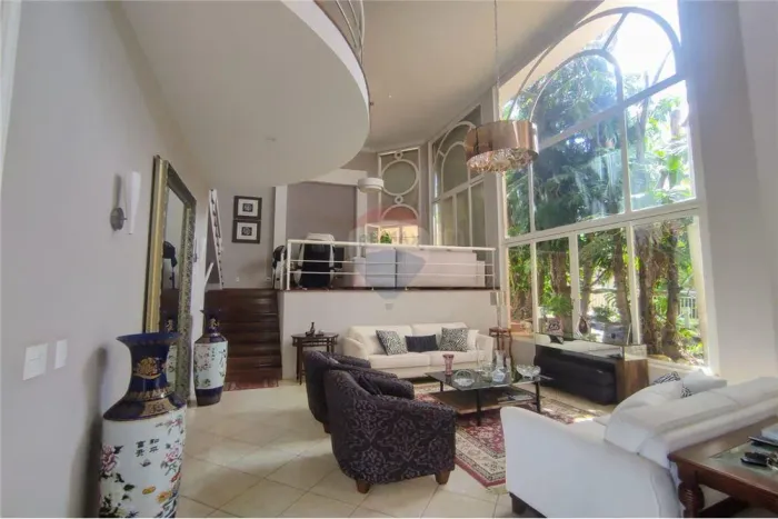 Casa assobradado de alto padrão !