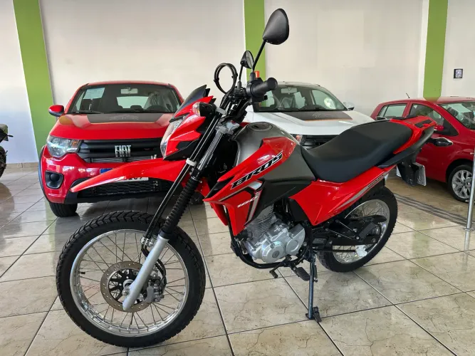Só 4 milkm ANO 2023 único dono zerada