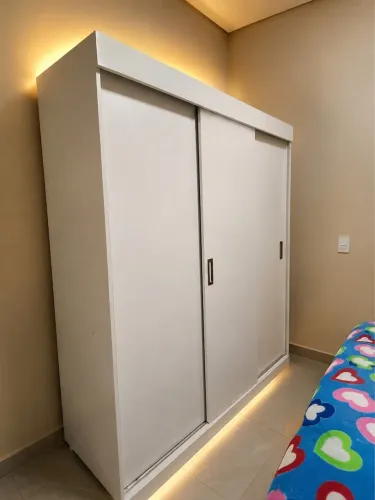 Guarda Roupa Casal com Espelho 3 Portas 2 Gavetas 
