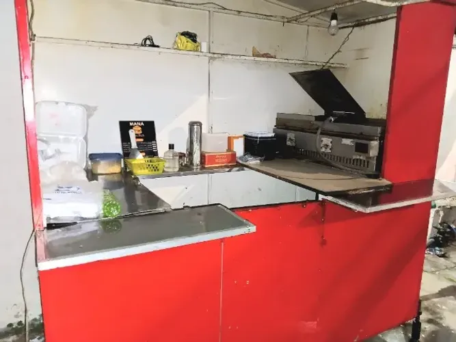 Vendo trailer de lanches completo.