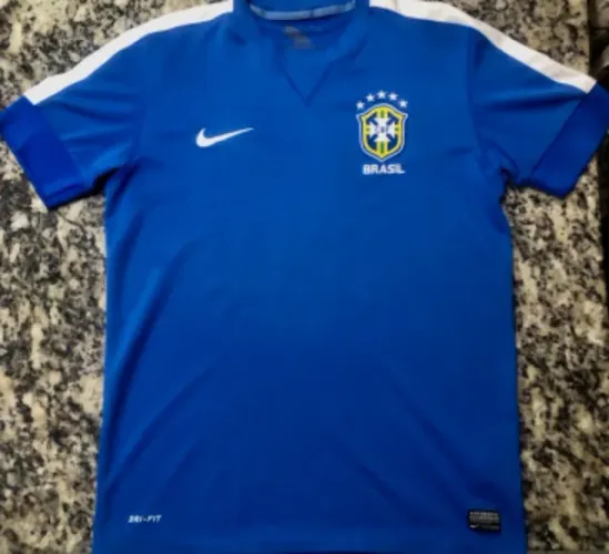 Camisa SELEÇÃO BRASILEIRA 2013 rara